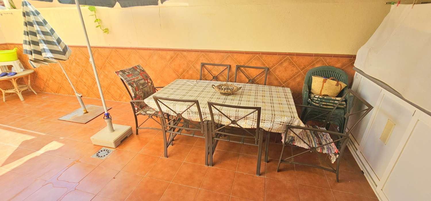 Chalet te koop in Paseo Marítimo de Levante (Torre del Mar)