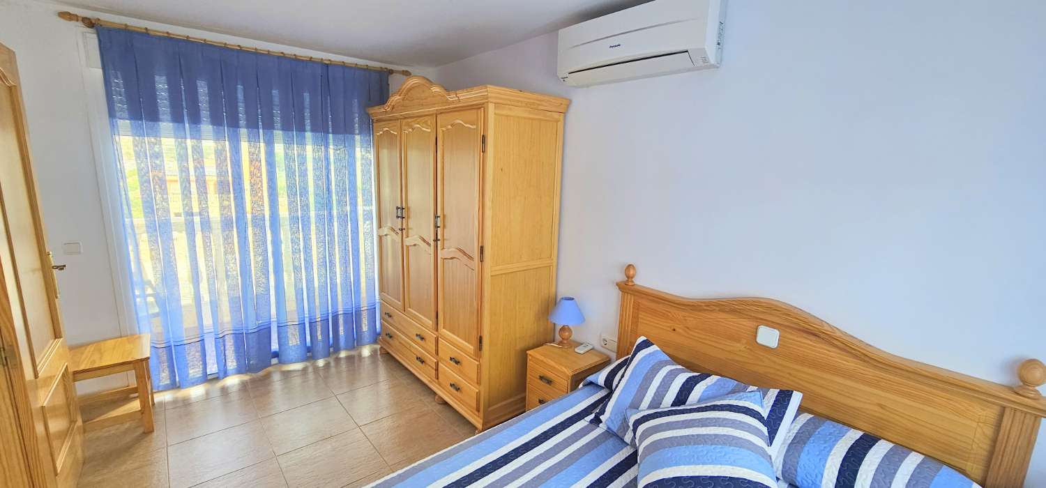 Chalet te koop in Paseo Marítimo de Levante (Torre del Mar)